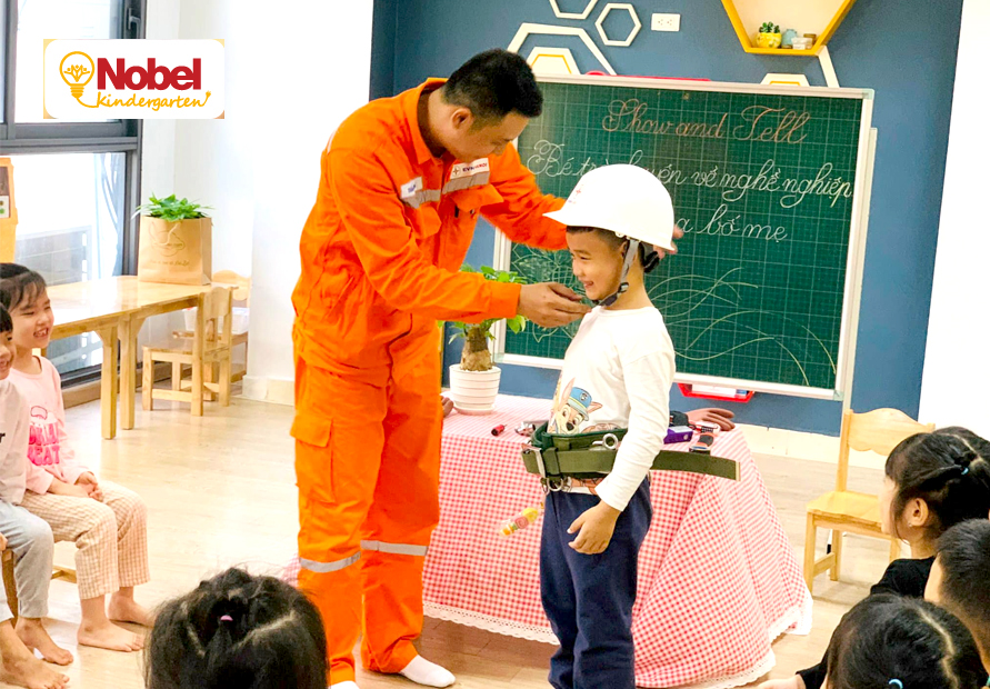 TRÒ CHUYỆN VỀ NGHỀ NGHIỆP CỦA BỐ MẸ BÉ